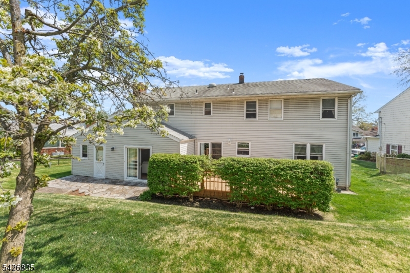 72 Pilgrim Dr