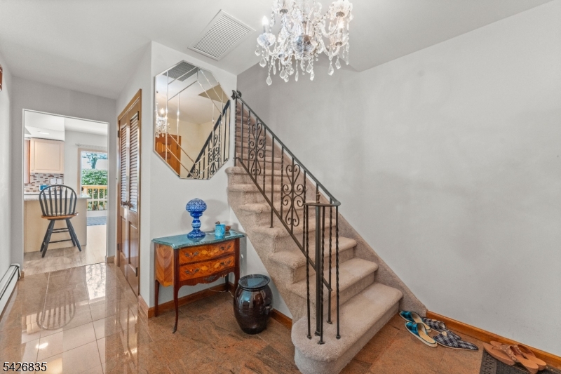 72 Pilgrim Dr