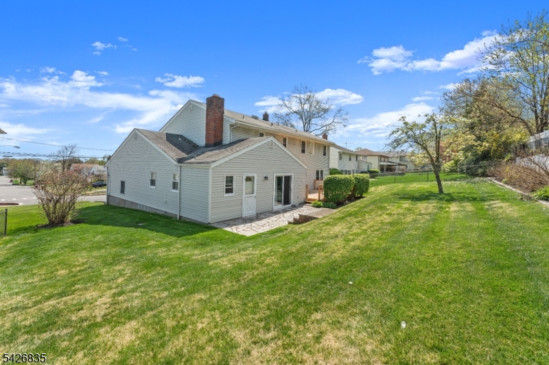 72 Pilgrim Dr