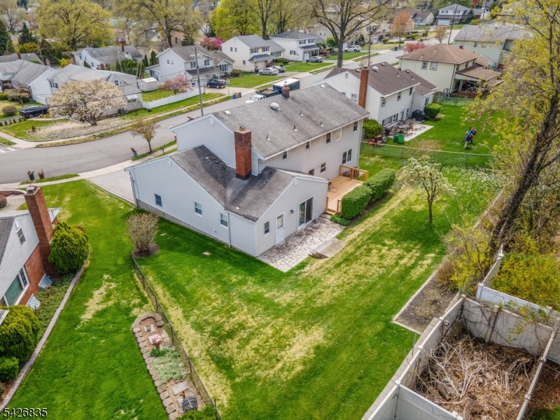 72 Pilgrim Dr
