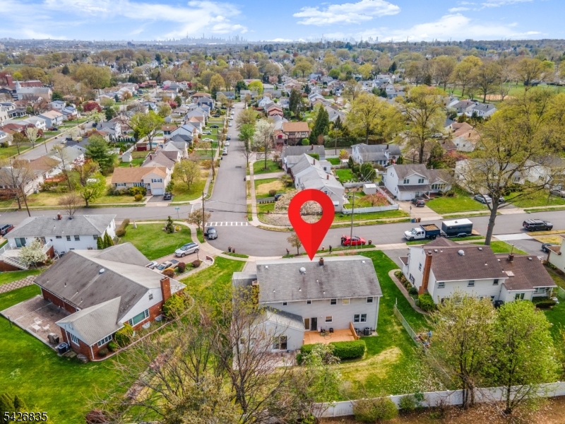 72 Pilgrim Dr