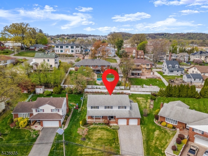 72 Pilgrim Dr