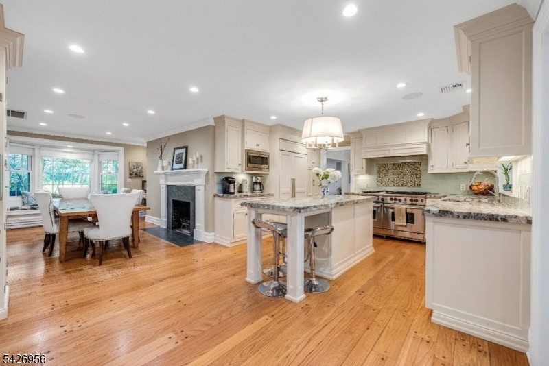 8 White Pine Rd