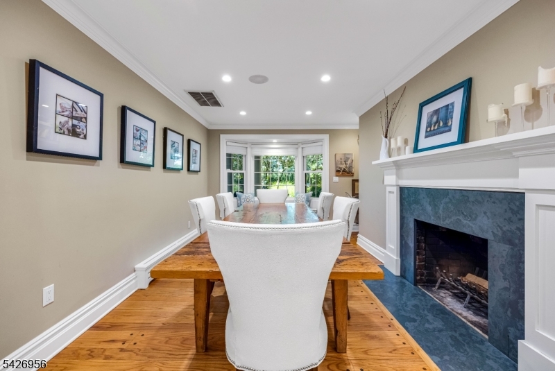 8 White Pine Rd