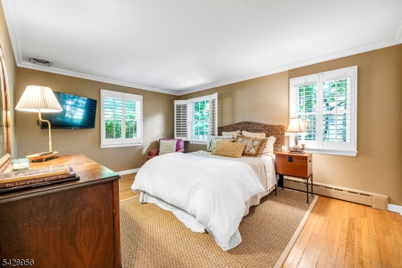 8 White Pine Rd