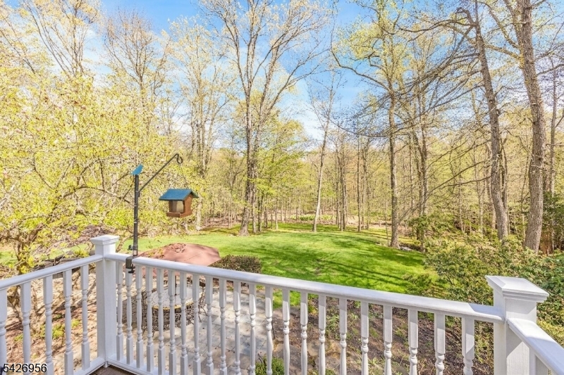 8 White Pine Rd