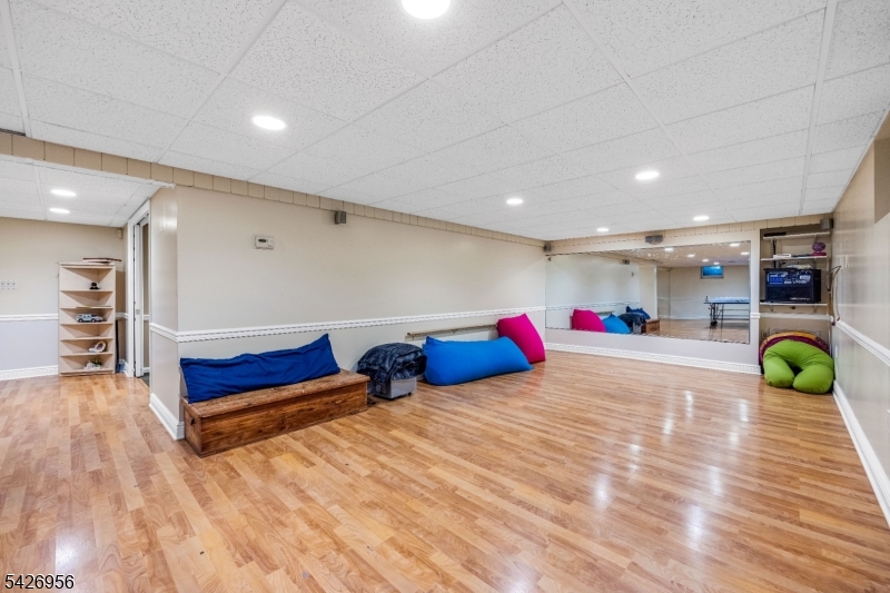 8 White Pine Rd