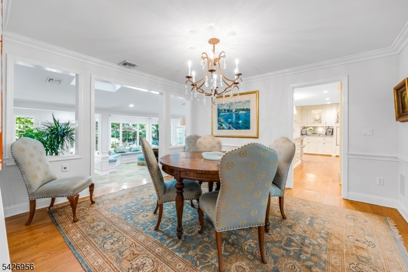 8 White Pine Rd