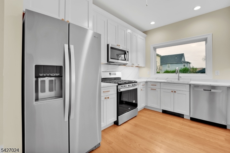 182 East 25th Street