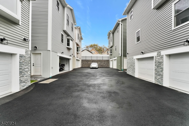 182 East 25th Street