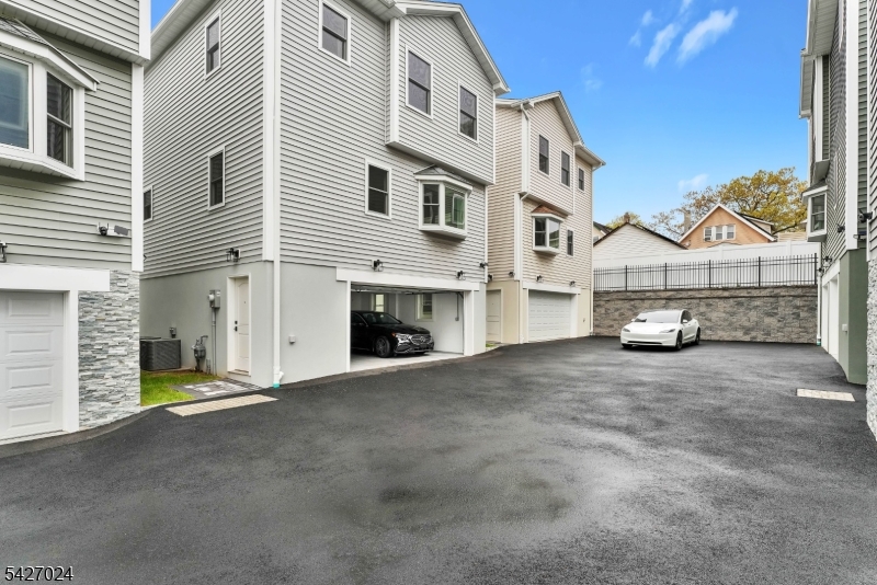 182 East 25th Street