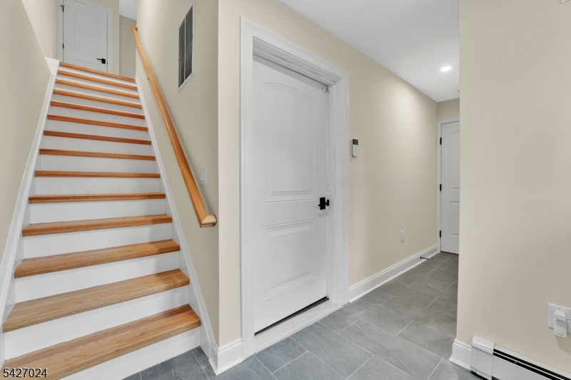 182 East 25th Street