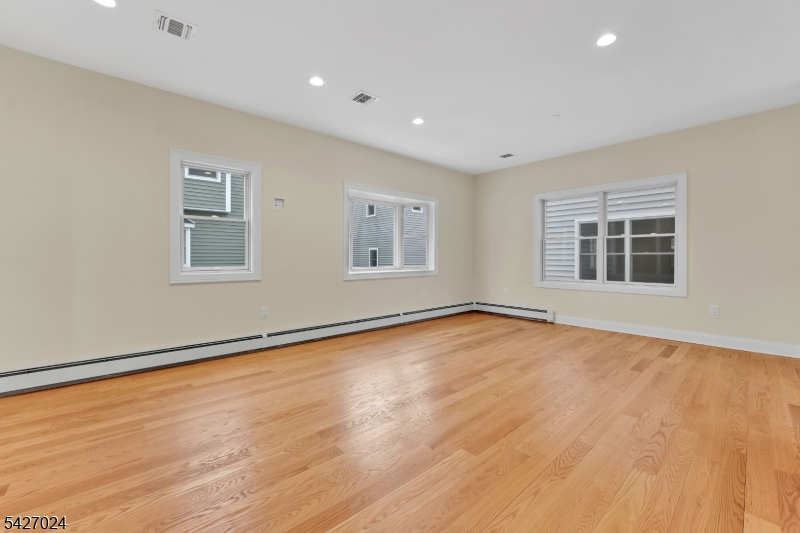 182 East 25th Street