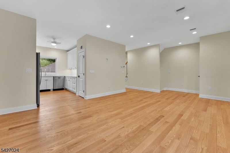 182 East 25th Street