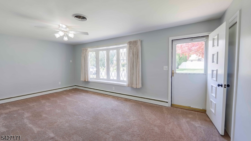 599 Lee Ave