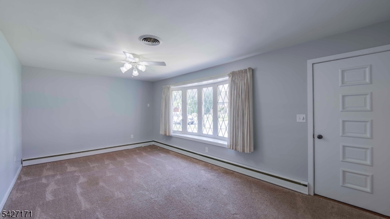 599 Lee Ave