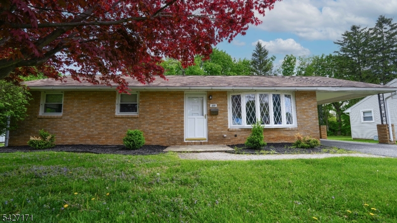 599 Lee Ave