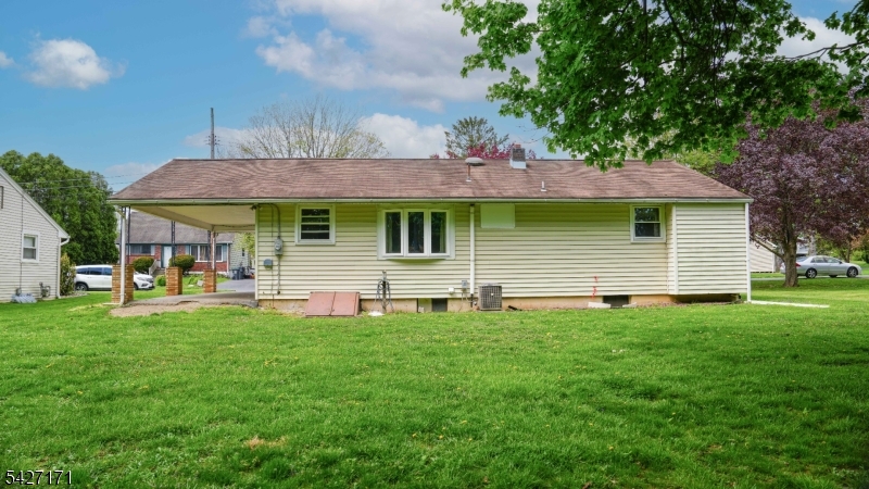 599 Lee Ave