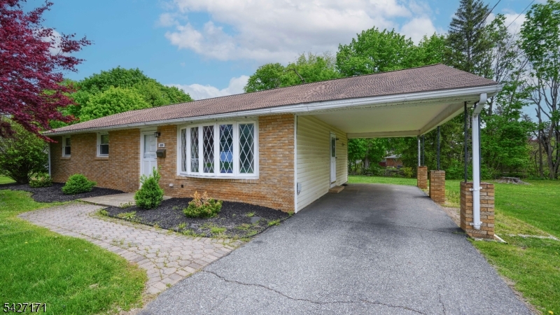 599 Lee Ave