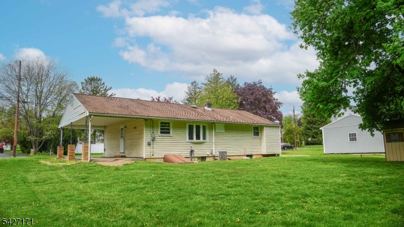 599 Lee Ave