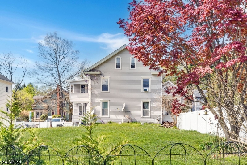 55 Valley St