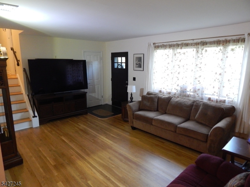 10 Lewis Rd