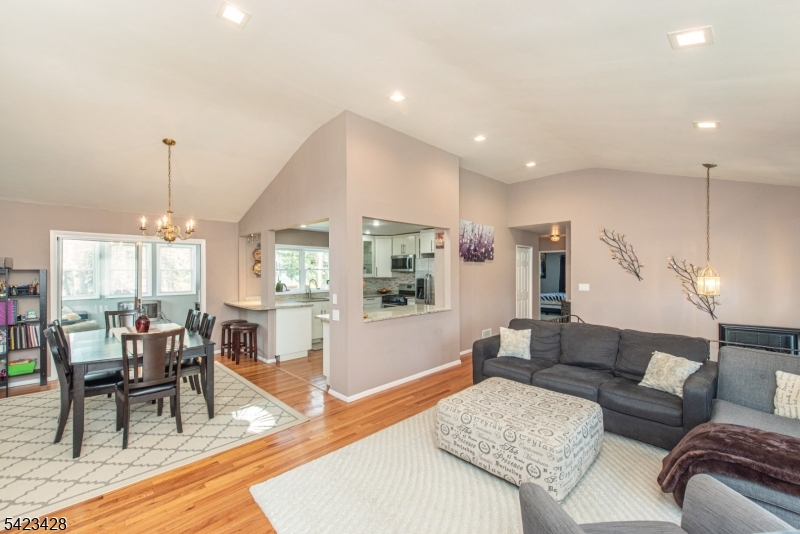 14 Green Dr
