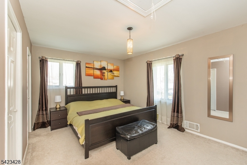 14 Green Dr