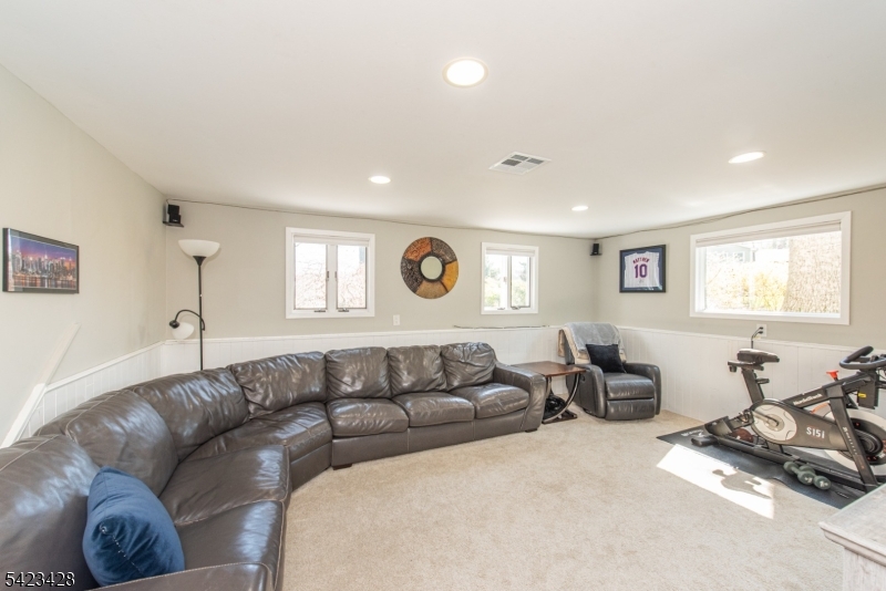 14 Green Dr