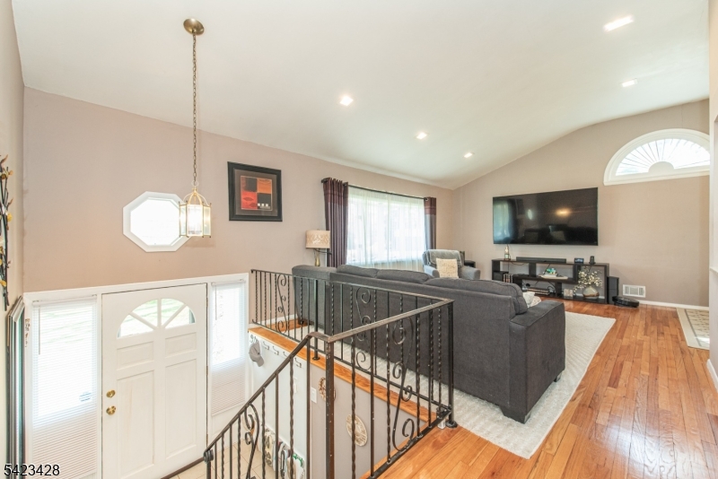 14 Green Dr