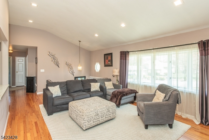 14 Green Dr