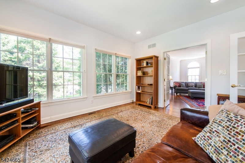 32 INDEPENDENCE DRIVE