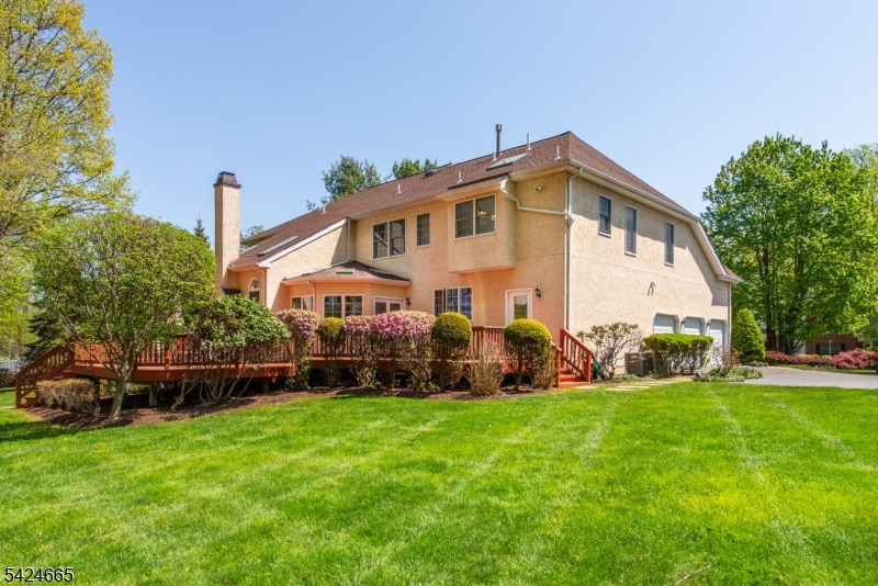 32 INDEPENDENCE DRIVE