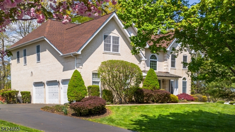 32 INDEPENDENCE DRIVE