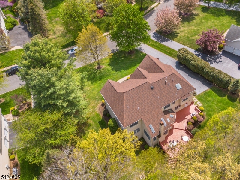 32 INDEPENDENCE DRIVE