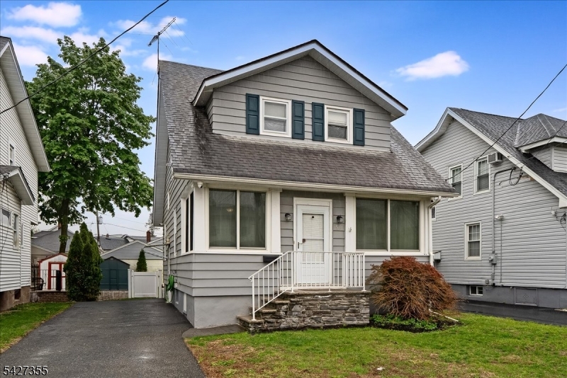50 Lewis Pl