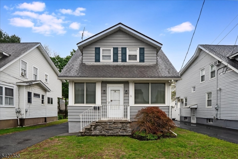 50 Lewis Pl