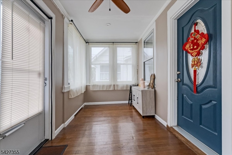 50 Lewis Pl