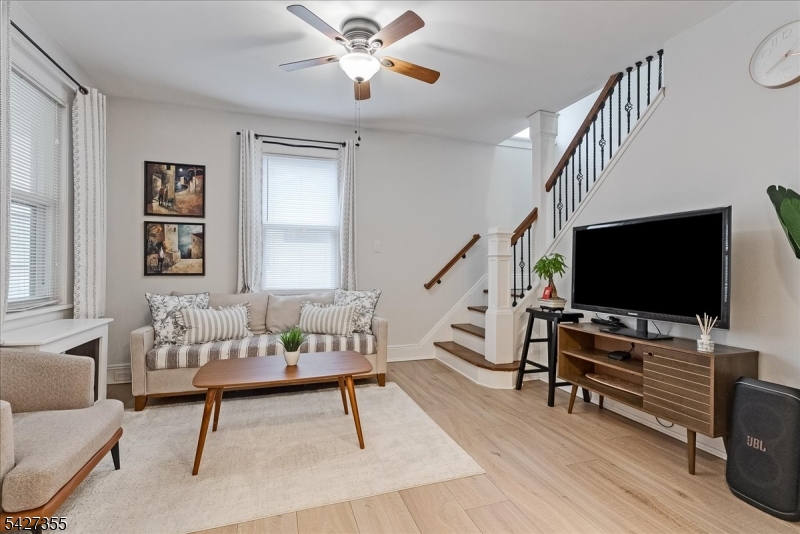 50 Lewis Pl