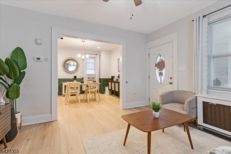50 Lewis Pl