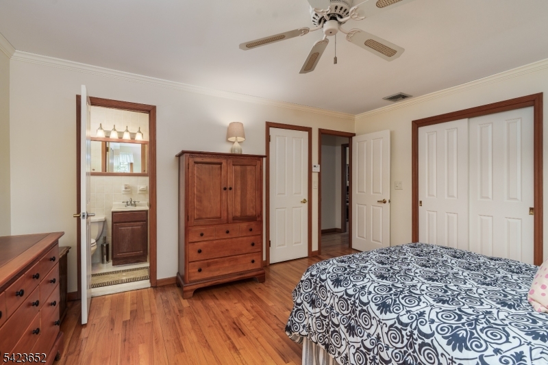 20 Stony Hill Ct