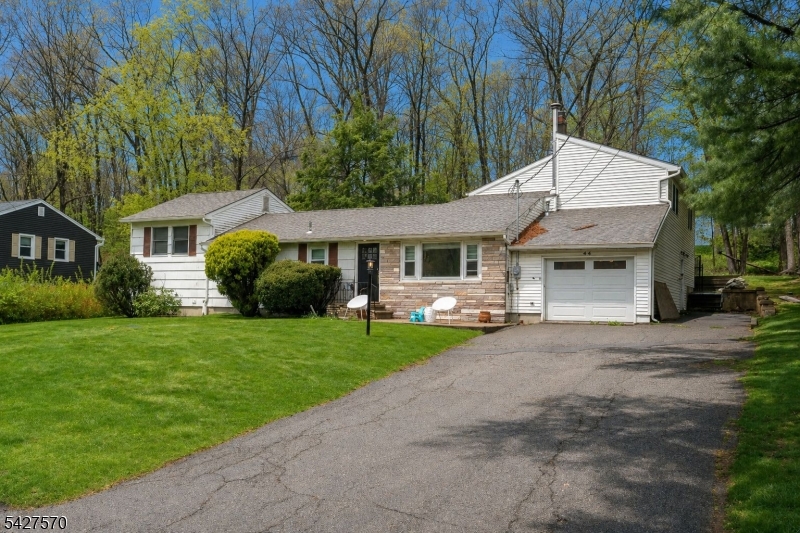 44 Venetian Dr