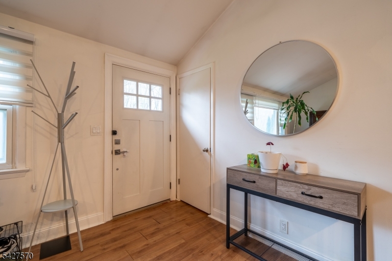 44 Venetian Dr