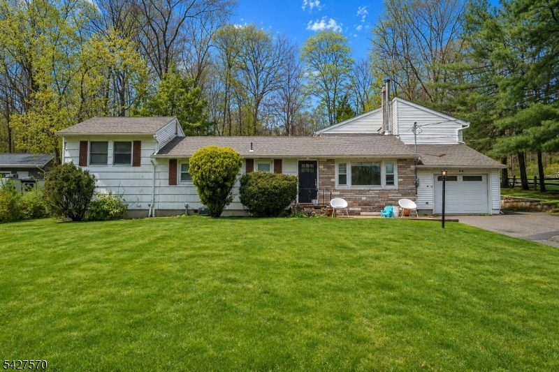 44 Venetian Dr