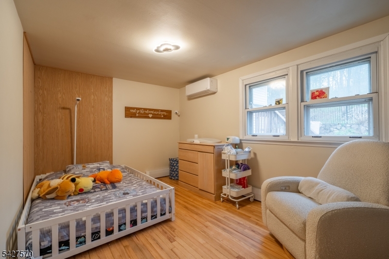 44 Venetian Dr