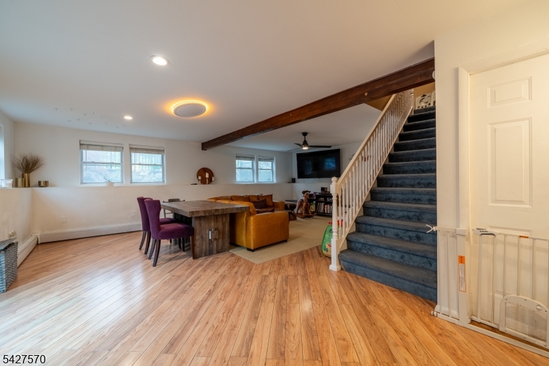 44 Venetian Dr