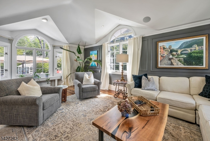 427 Spring Ave