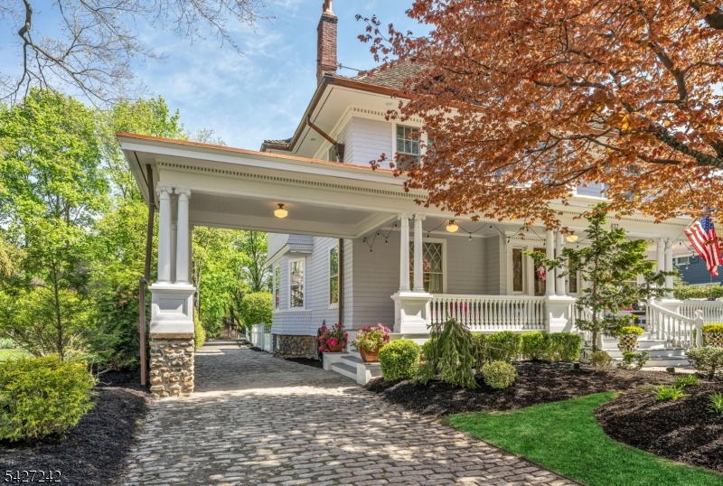 427 Spring Ave