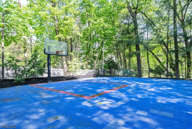 427 Spring Ave