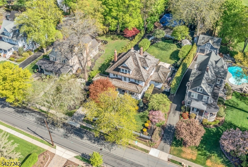 427 Spring Ave